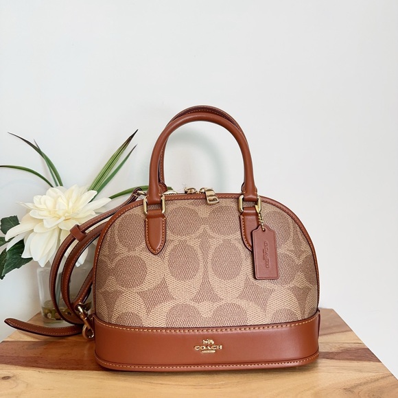 NWT Coach Sabrina Satchel Bag‎ In Signature Canvas - Picture 2 of 10